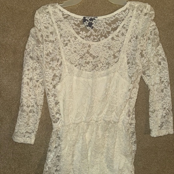 Metaphor Floral Lace Top in White - Picture 3 of 4